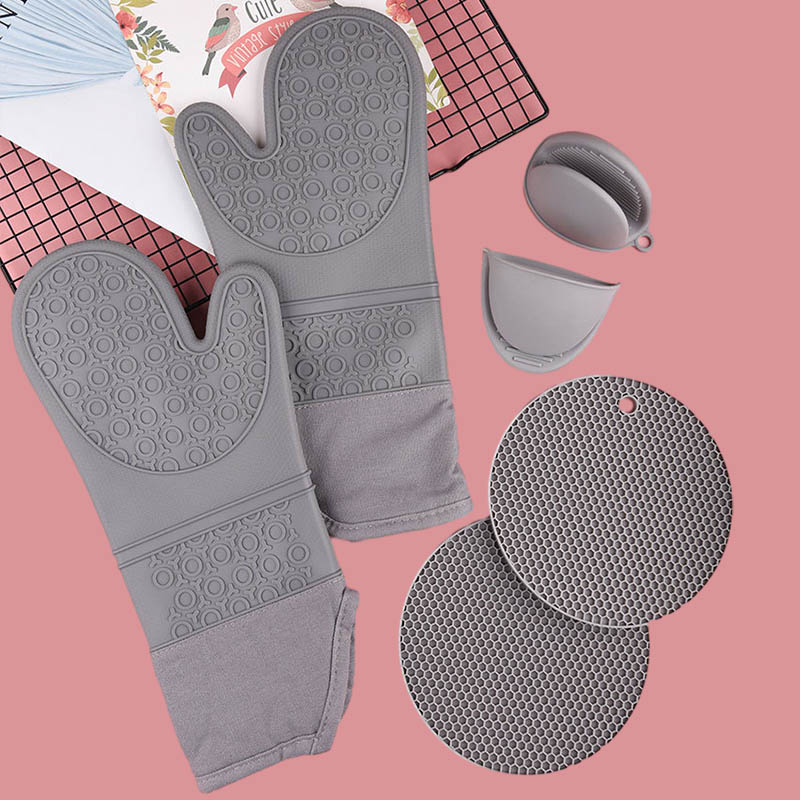 oven mitts and hot pads